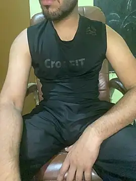 Snapshot of hotyyyyjonny chatting on 04/15/26, 04:19 hotyyyyjonny online show from 04/15/26, 04:19