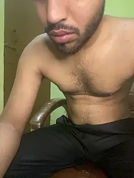Snapshot of hotyyyyjonny chatting on 04/17/26, 04:48 hotyyyyjonny online show from 04/17/26, 04:48