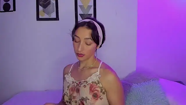 kirakay1 online show from 11/13/25, 02:32