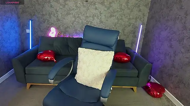 Snapshot of LadyChanelll chatting on 02/24/26, 01:42 LadyChanelll online show from 02/24/26, 01:42