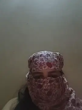 Snapshot of Yamini-X chatting on 11/14/25, 05:17 Yamini-X online show from 11/14/25, 05:17