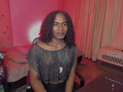 Snapshot of LaGoldenBitch chatting on 06/30/26, 12:11 LaGoldenBitch online show from 06/30/26, 12:11