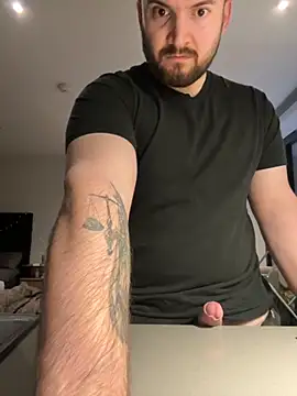 Snapshot of alexrofa chatting on 11/19/25, 12:54 alexrofa online show from 11/19/25, 12:54