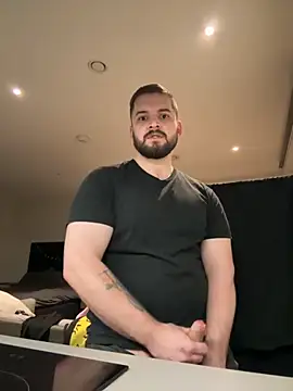 Snapshot of alexrofa chatting on 11/25/25, 12:32 alexrofa online show from 11/25/25, 12:32