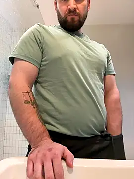 Snapshot of alexrofa chatting on 12/19/25, 11:06 alexrofa online show from 12/19/25, 11:06