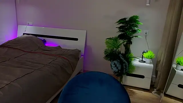 LilyPoetry  online show from 11/26/25, 11:55