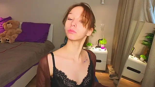 LilyPoetry  online show from 12/22/25, 07:38