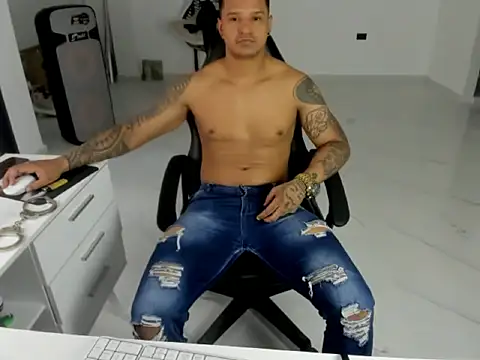 master leather online show from 04/07/26, 03:23