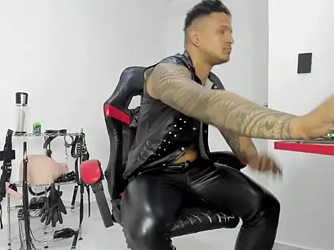 Snapshot of master_leather chatting on 06/06/26, 05:39 master leather online show from 06/06/26, 05:39