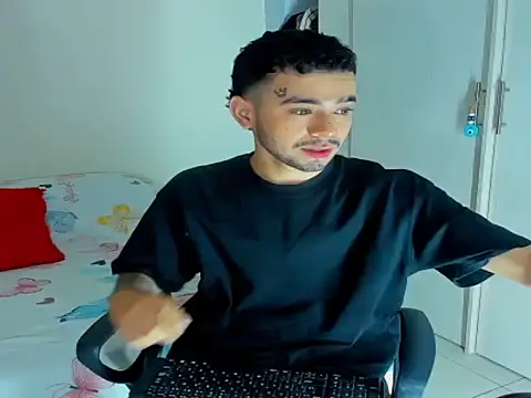 Snapshot of JohnE_Medina chatting on 11/20/25, 05:12 JohnE Medina online show from 11/20/25, 05:12