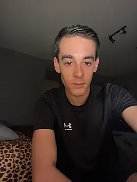 Snapshot of 18k_boss chatting on 11/25/25, 01:49 18k boss online show from 11/25/25, 01:49