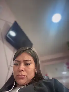 Snapshot of XIIMENA7 chatting on 11/24/25, 07:46 XIIMENA7 online show from 11/24/25, 07:46