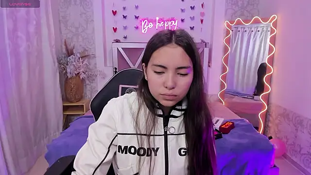 ISABELA TAY online show from 03/09/26, 11:47