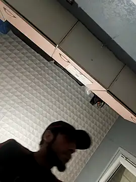 hotguy71000 online show from 12/05/25, 05:09