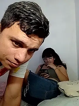 Snapshot of dulce_pareja chatting on 11/14/25, 03:55 dulce pareja online show from 11/14/25, 03:55