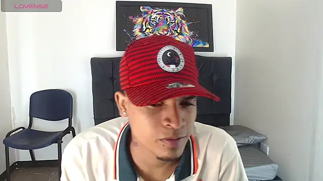 Snapshot of Isaacas_ chatting on 11/28/25, 11:46 Isaacas online show from 11/28/25, 11:46