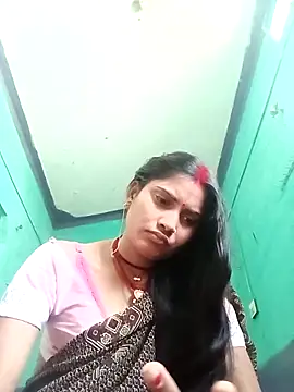 Pushpa hotty online show from 04/16/26, 03:40