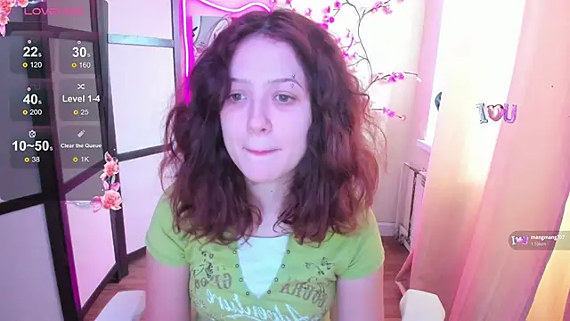 Snapshot of Anora_Miller chatting on 11/22/25, 08:35 Anora Miller online show from 11/22/25, 08:35