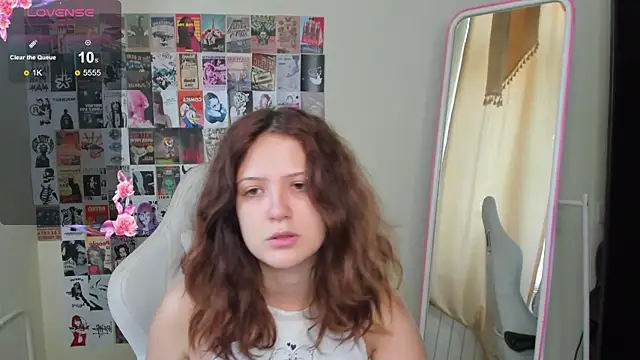 Snapshot of Anora_Miller chatting on 11/29/25, 08:06 Anora Miller online show from 11/29/25, 08:06