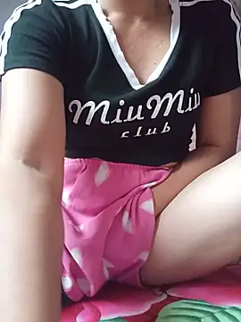 Snapshot of Lyly_sexyy chatting on 05/18/26, 07:58 Lyly sexyy online show from 05/18/26, 07:58