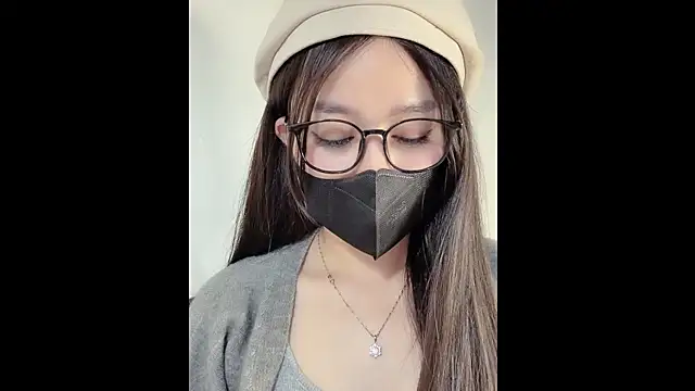 MiCandy-Lovee online show from 11/19/25, 01:22