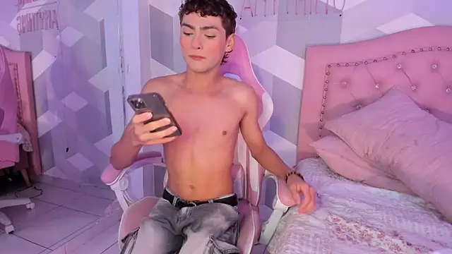 Snapshot of JacobRusso chatting on 12/01/25, 04:50 JacobRusso online show from 12/01/25, 04:50