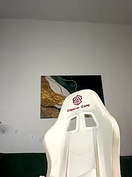 Shy Vivi online show from 12/04/25, 03:21