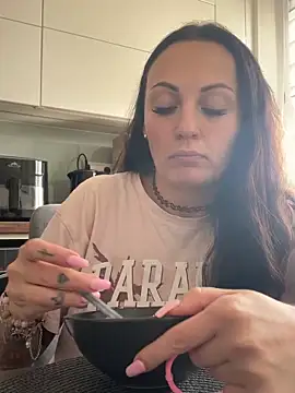 LolaSweetButPsycho7 online show from 03/25/26, 12:00