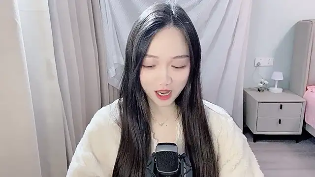 BoiI2u online show from 12/22/25, 03:20