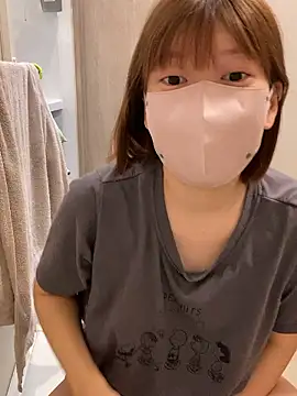 Snapshot of yun_cute chatting on 11/30/25, 01:15 yun cute online show from 11/30/25, 01:15