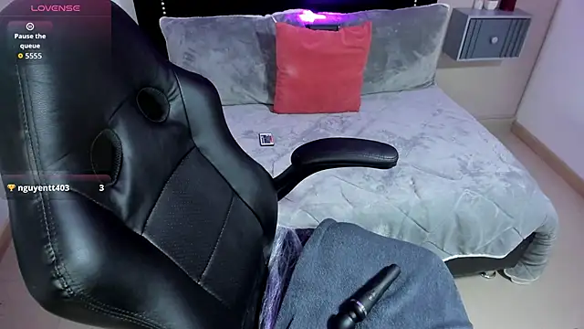 Snapshot of conny_tanakaa chatting on 11/30/25, 02:54 conny tanakaa online show from 11/30/25, 02:54