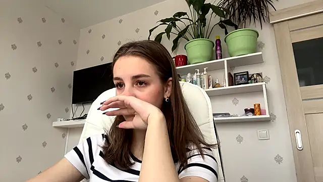 SweetieKatie online show from 11/19/25, 09:31