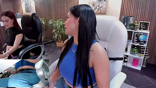 ElliSmith online show from 12/01/25, 09:42