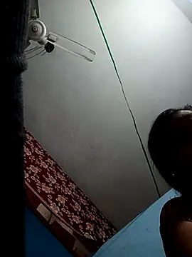 beutiful hot online show from 11/18/25, 06:01