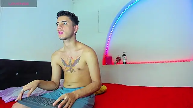 kaiborman00 online show from 11/19/25, 06:52