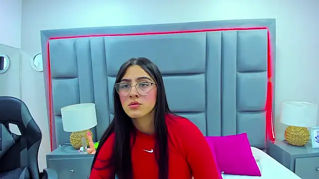 LuisaFranco online show from 11/25/25, 03:39