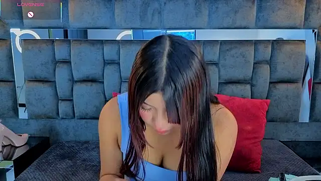 IssaJones  online show from 02/17/26, 07:53