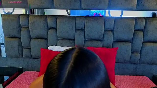 IssaJones  online show from 03/28/26, 10:31