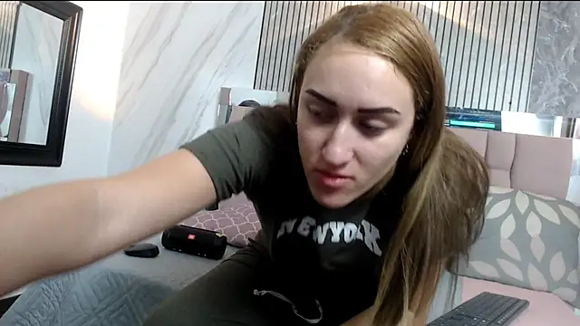 Snapshot of hanna__palmer1 chatting on 01/15/26, 12:54 hanna palmer1 online show from 01/15/26, 12:54