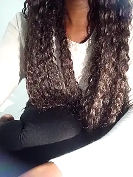 Snapshot of mirna96 chatting on 11/17/25, 07:30 mirna96 online show from 11/17/25, 07:30