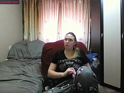 Snapshot of JenniDeep chatting on 02/27/26, 10:04 JenniDeep online show from 02/27/26, 10:04