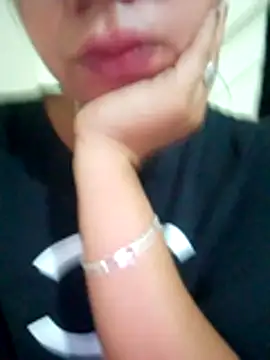 isha sharma2002 online show from 11/29/25, 01:47