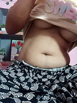 Snapshot of isha_sharma2002 chatting on 07/21/26, 04:48 isha sharma2002 online show from 07/21/26, 04:48