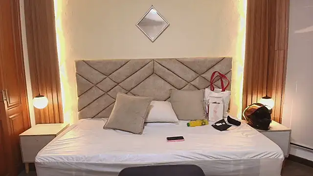 Laracooper  online show from 02/27/26, 07:14