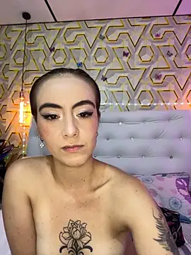 MelanyyJhonson15 online show from 04/17/26, 02:36