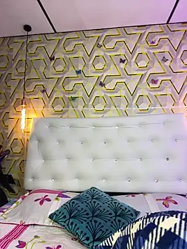 MelanyyJhonson15 online show from 05/27/26, 03:25