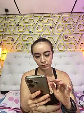 MelanyyJhonson15 online show from 05/31/26, 10:00