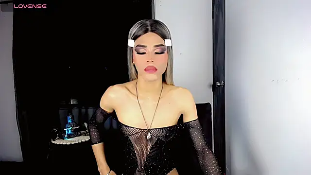 Snapshot of TAYLOR_S7 chatting on 11/14/25, 10:03 TAYLOR S7 online show from 11/14/25, 10:03