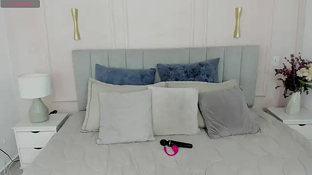 Dulce emi online show from 04/17/26, 12:08