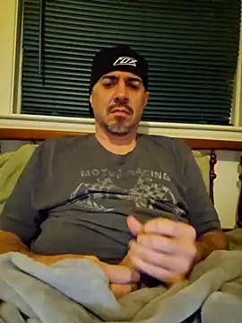 Snapshot of wilburydeznutz chatting on 11/29/25, 02:36 wilburydeznutz online show from 11/29/25, 02:36